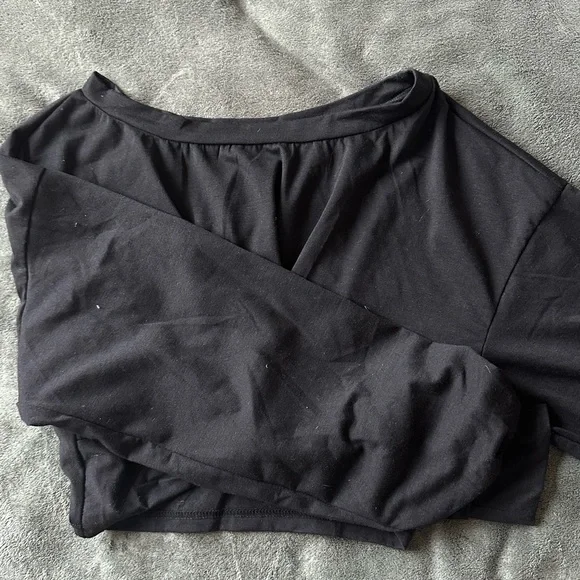 crop top - Picture 2 of 2